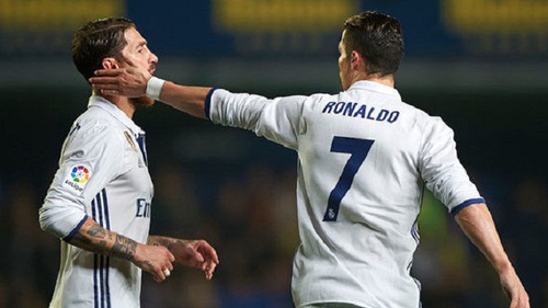 Ronaldo và Ramos khẩu chiến khiến nội bộ Real căng thẳng