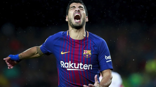 Chết cười với nỗ lực tẩy thẻ bất thành của Luis Suarez