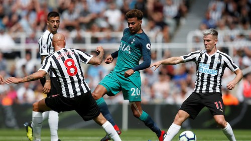 Newcastle 1–2 Tottenham: Kane im tiếng, Spurs thắng nhọc ngày ra quân
