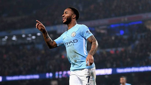 Raheem Sterling tăng tốc trong cuộc đua giành Cầu thủ xuất sắc nhất năm