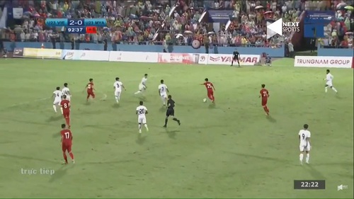 Chỉ đá 5 phút, cầu thủ Việt kiều Martin Lo bị xà ngang từ chối bàn thắng