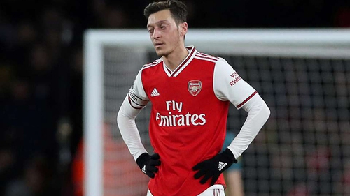 Arsenal và Arteta sẽ giải quyết vấn đề mang tên Oezil thế nào?