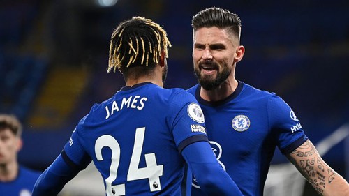 Evra: Giroud phải là Giroudinho. Cậu ấy không nổi tiếng chỉ vì cái tên mà thôi