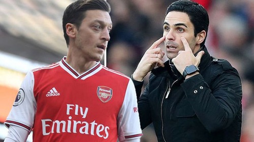 Oezil chỉ trích Arteta vì chiến lược chuyển nhượng sai lầm của Arsenal
