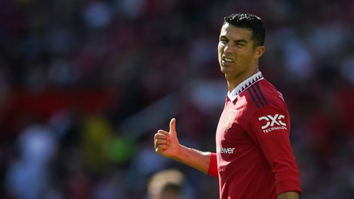 Ronaldo ở lại, MU được hay mất?