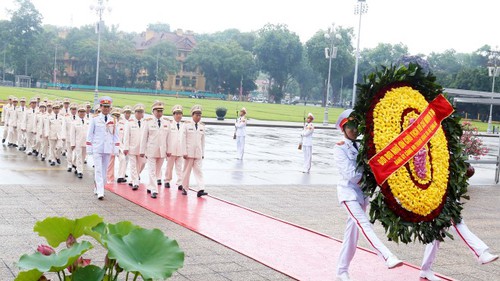 Lãnh đạo Đảng, Nhà nước viếng Chủ tịch Hồ Chí Minh