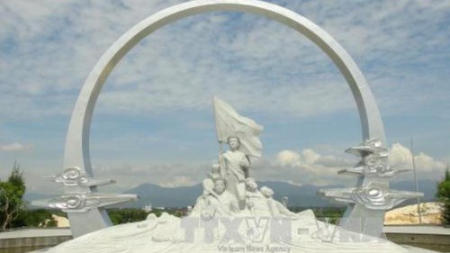 Khánh thành tượng đài chiến sỹ Gạc Ma tưởng niệm 'Những người nằm lại phía chân trời'