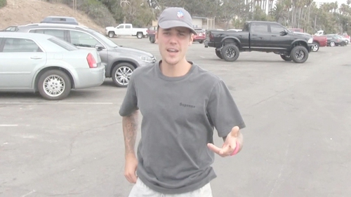 Justin Bieber hủy lưu diễn để gây lại niềm tin?