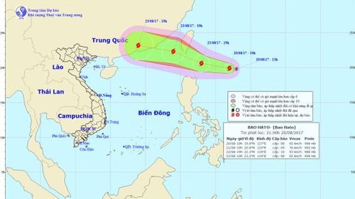 Bão Hato xuất hiện phía Đông Bắc đảo Luzon, gần biển Đông