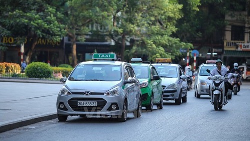 Hàng nghìn xe taxi có nguy cơ 'đắp chiếu' để... chờ