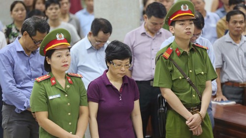 Xét xử nguyên Tổng Giám đốc Housing Group Châu Thị Thu Nga và 9 đồng phạm