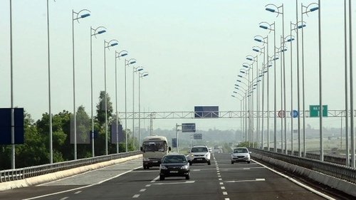 'Không thể làm mẫu 1km đường cao tốc để xác định suất đầu tư'