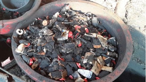 Kinh hoàng cà phê 'bẩn' làm đen bằng lõi pin ở Đắk Nông