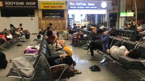 Làm gì khi chuyến bay bị delay?
