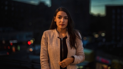 Nữ bồi bàn 28 tuổi thắng ngoạn mục nghị sĩ thâm niên của đảng Dân chủ Mỹ