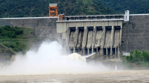 Mở 1 cửa xả đáy hồ Thủy điện Sơn La và mở thêm 1 cửa xả đáy hồ Hòa Bình