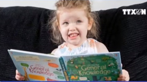 VIDEO: Bé gái 3 tuổi có chỉ số IQ cao hơn Albert Einstein