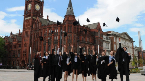 Mô hình giáo dục các nước: Anh mở rộng cửa đón du học sinh quốc tế