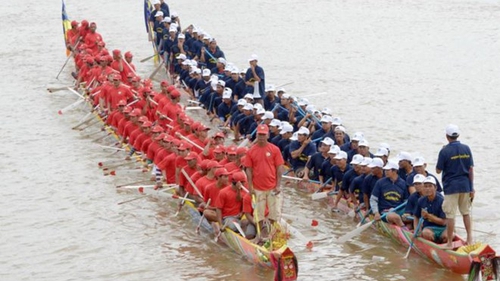 Campuchia lập kỷ lục Guinness chiếc Ghe Ngo dài nhất thế giới