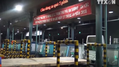 Hỗn loạn tại trạm thu phí An Lạc - An sương, TP. HCM
