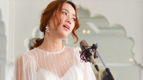 Trương Kiều Diễm ngọt ngào với bản mashup 'Silent night - Holy night' đón Giáng sinh
