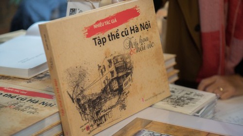 Xem tranh, đọc sách và ăn cơm bao cấp để trở về với 'Ký ức Hà Nội'