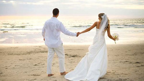 Truyện cười bốn phương: Cô vợ xinh đẹp, thông minh, chung thủy và đảm đang