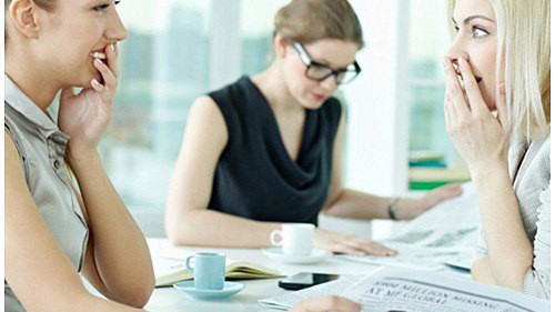 Truyện cười bốn phương: Chuyện con gái