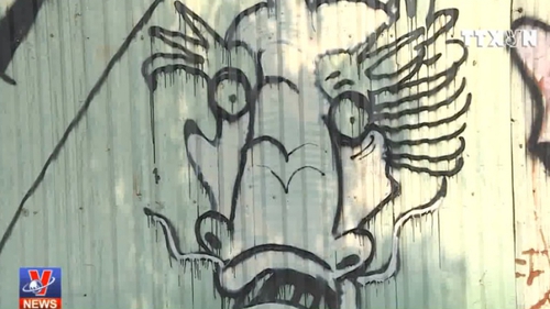 Nhếch nhác tranh vẽ sơn Graffiti tại Đà Nẵng