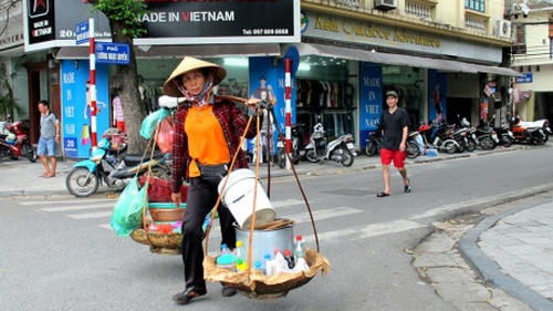 Sống chậm cuối tuần: Hàng rong, quán nhỏ và tiệm ăn