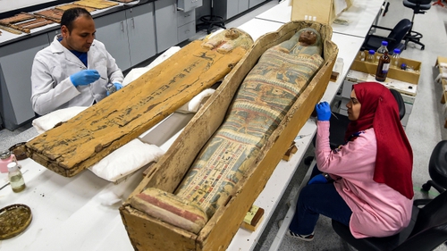 Ai Cập phục hồi quan tài của Vua Tutankhamun lần đầu tiên trong gần 100 năm qua