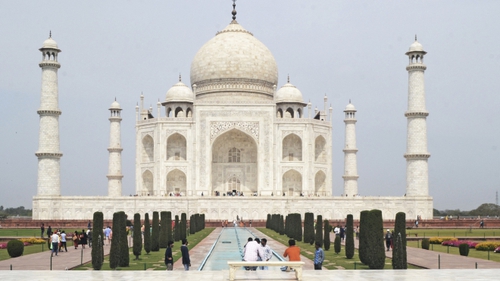 Ấn Độ mở lại đền Taj Mahal từ hôm nay, 6/7