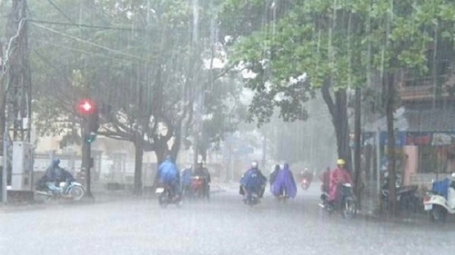 Bắc Bộ mưa dông, tàu thuyền trên nhiều vùng biển nguy cơ gặp lốc xoáy