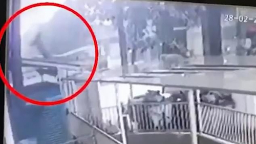 Báo Anh ca ngợi ‘người hùng’ Việt Nam cứu em bé 2 tuổi rơi từ chung cư cao tầng