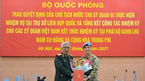 Công bố quyết định của Chủ tịch nước cử sĩ quan đi thực hiện nhiệm vụ tại LHQ