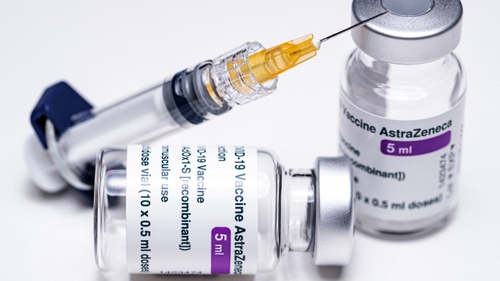 Tổng thống Hàn Quốc Moon Jae-in đã tiêm vaccine AstraZeneca phòng Covid-19