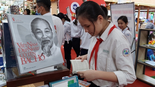 Ngày Sách Việt Nam (21/4): Phát triển văn học đề tài chiến tranh cách mạng - cần có chiến lược cụ thể