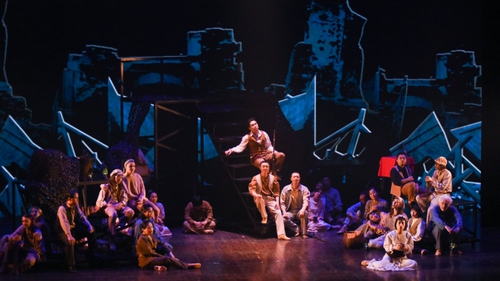 Cuộc tôn vinh 'Những người khốn khổ'