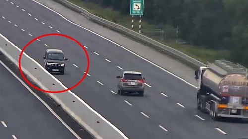 Đi ngược chiều trên cao tốc, nữ tài xế bị phạt 17 triệu đồng, tước giấy phép lái xe 6 tháng