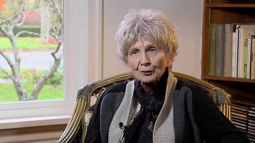 Nhà văn đoạt giải Nobel Alice Munro: Bậc thầy truyện ngắn tuổi 90