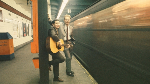 Ca khúc 'The Sounds Of Silence' của Simon & Garfunkel: 'Xin chào bóng tối, người bạn cũ của tôi'