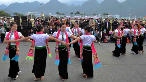 Bí ẩn như vòng xòe Thái