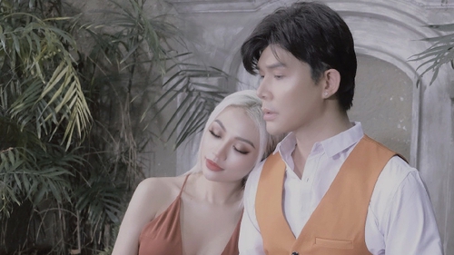 Quán quân The Cover Show Huyền Cadie diễn xuất trong MV của Nathan Lee