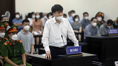 Xét xử vụ buôn bán thuốc giả: Thẩm vấn bị cáo Trương Quốc Cường
