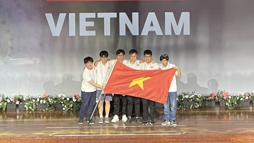 Việt Nam xuất sắc xếp thứ 4/104 tại Olympic Toán học quốc tế năm 2022