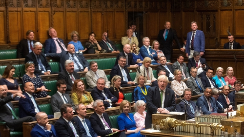 Chính phủ Anh vượt qua bỏ phiếu tín nhiệm