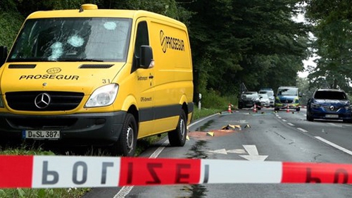 Cướp xe chở tiền táo tợn ở Đức