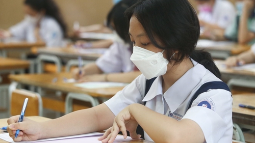 Không bắt buộc thi trắc nghiệm kết hợp tự luận trong kiểm tra, đánh giá môn Ngữ văn