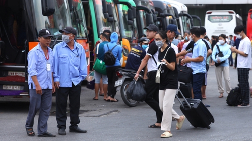 Hà Nội kiểm tra, xử lý 'xe dù, bến cóc' và xe trá hình tuyến cố định