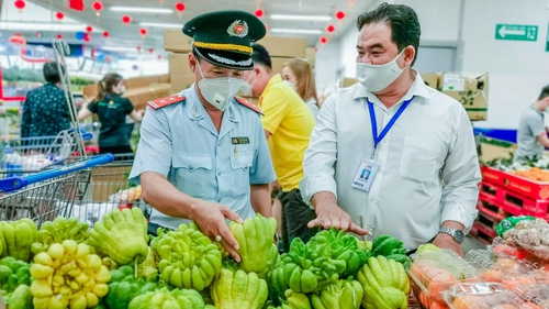 Quản lý thị trường vào cuộc xử lý vụ 'rau VietGAP dỏm bán trong siêu thị'